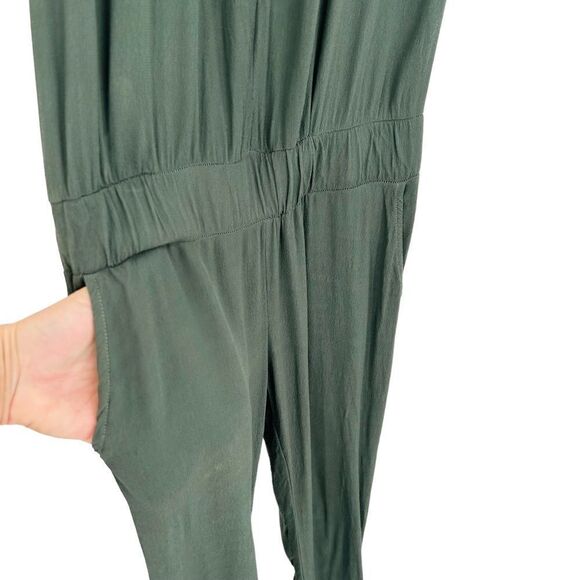 Monrow olive green Crepe Jumpsuit in Camo size xsmall - Picture 7 of 10